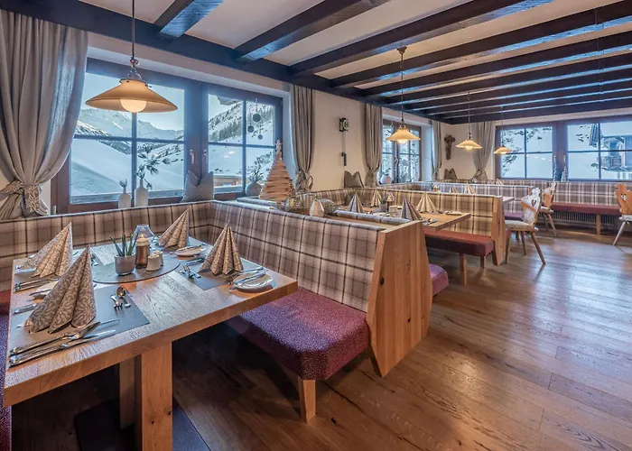 Burghotel Alpengluehn
